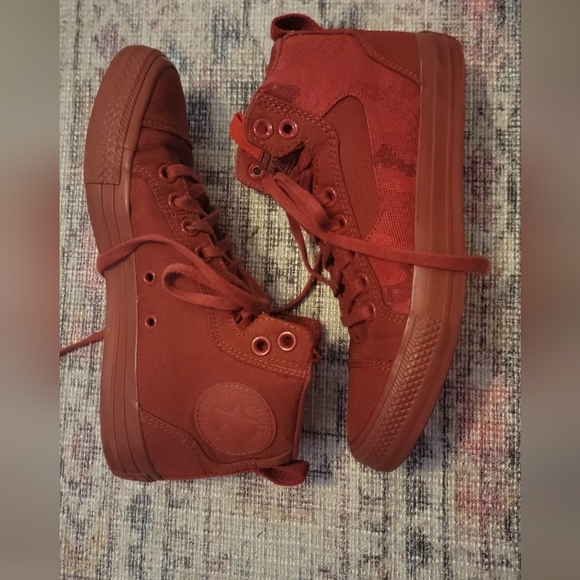 Converse Dark Red/Crimson Sneakers Size M 6.5 W 7.5 - Picture 3 of 5